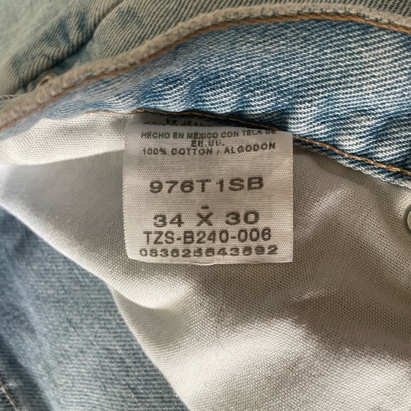 ✨2 for $25 Men’s light wash wrangler jeans - Picture 6 of 6